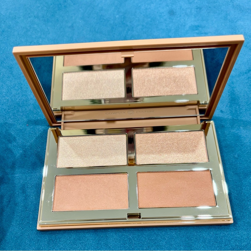 COMPLEX CULTURE
Baked Highlighter & Bronzer Quad - pleasure points